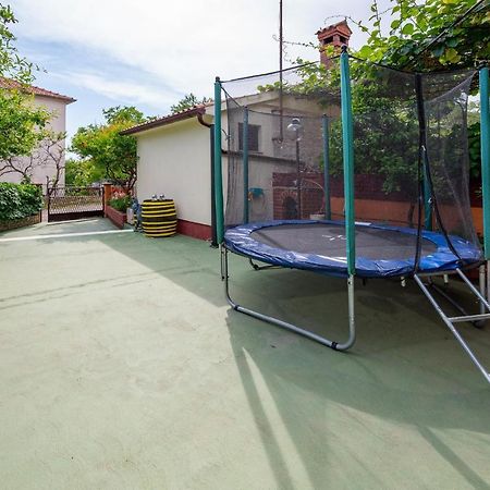 1 Bedroom Amazing Apartment In Peruški Esterno foto