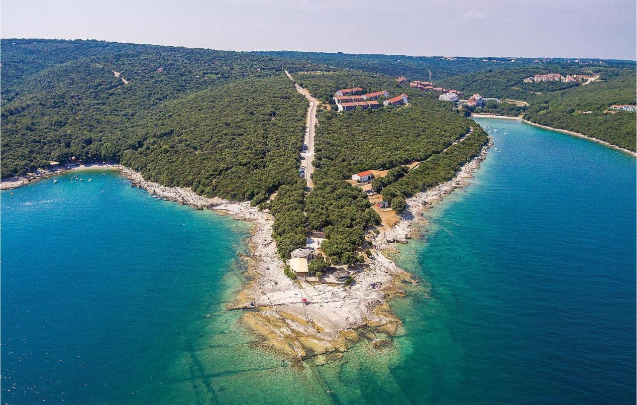 1 Bedroom Amazing Apartment In Peruški Esterno foto