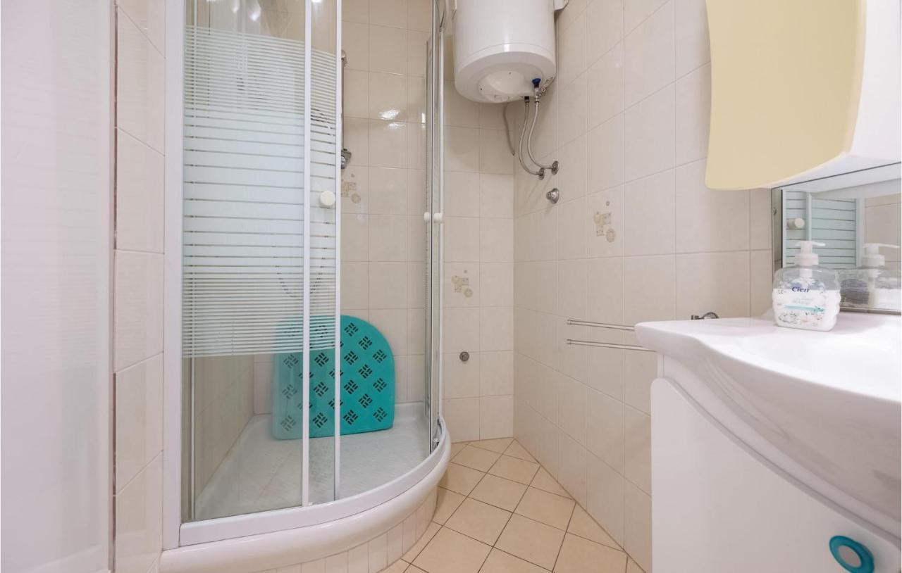 1 Bedroom Amazing Apartment In Peruški Esterno foto