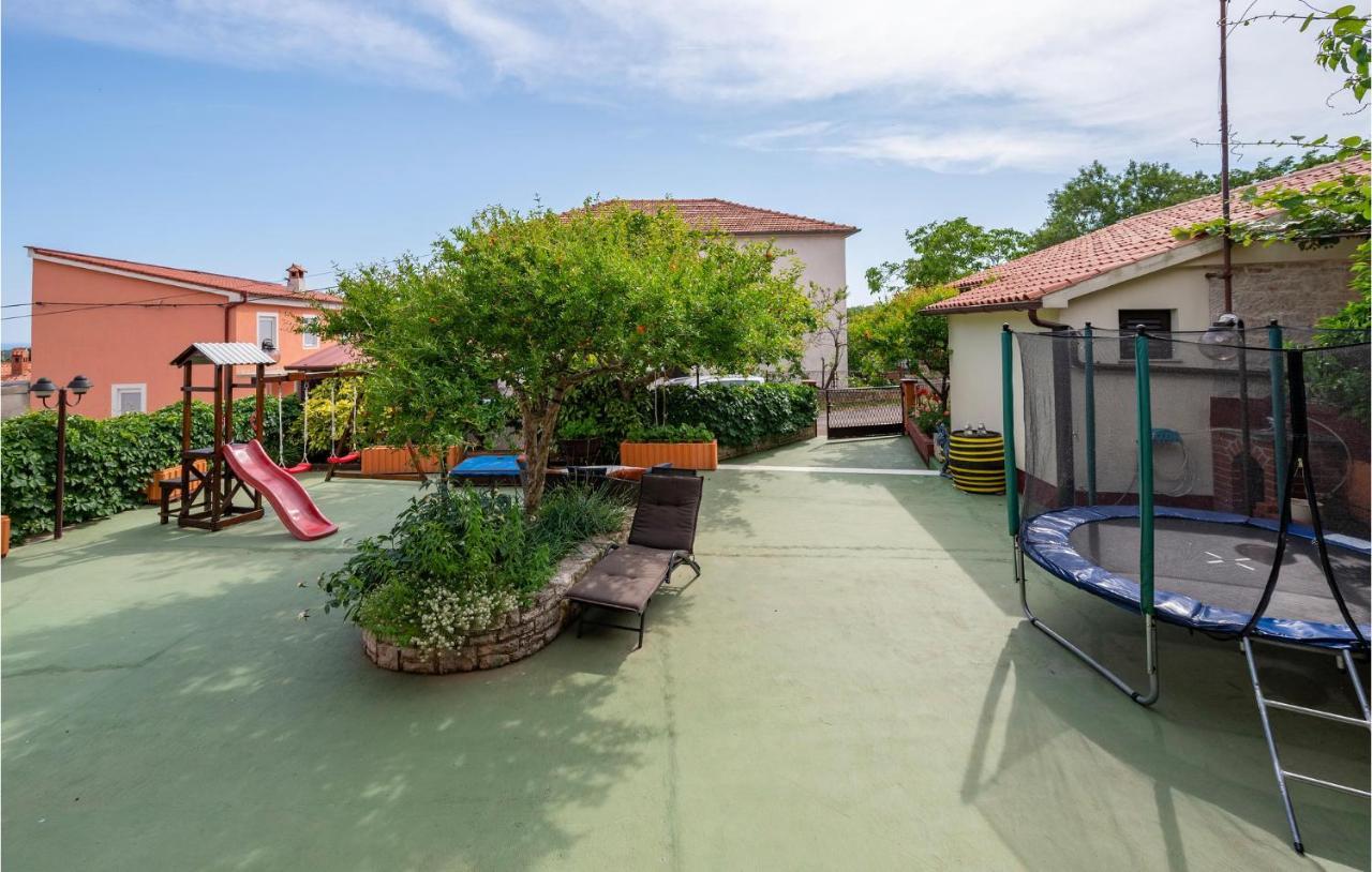 1 Bedroom Amazing Apartment In Peruški Esterno foto
