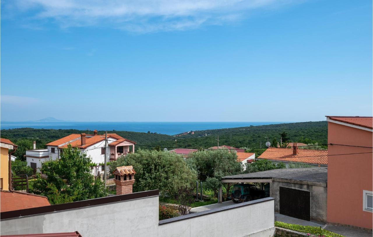 1 Bedroom Amazing Apartment In Peruški Esterno foto